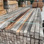 Ca. 100x Azobe Palen Fijnbezaagd Gepunt, 60x60mm, lengte 275cm